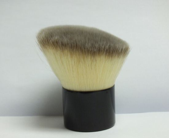 polvere di trucco angolare con pi&ugrave; precisione